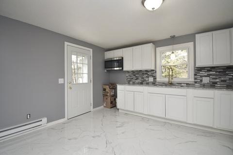 242 Roy St, Springfield, MA 01104 photo 4