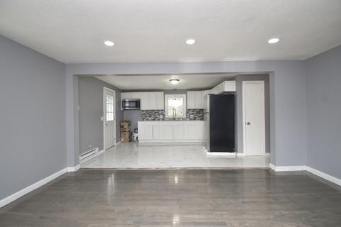 242 Roy St, Springfield, MA 01104 photo 10