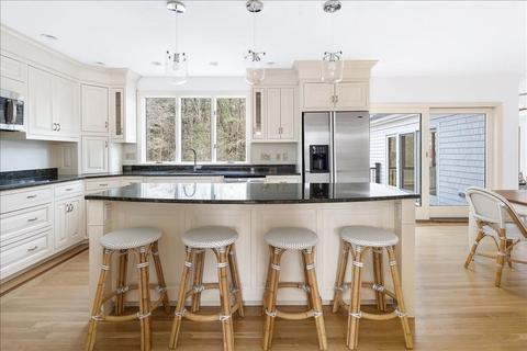 566 Main St, Hingham, MA 02043 photo 5
