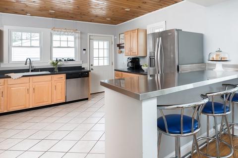 39 Edgemont Rd, Braintree, MA 02184 photo 12