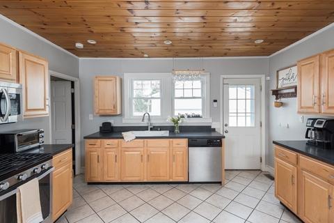 39 Edgemont Rd, Braintree, MA 02184 photo 8