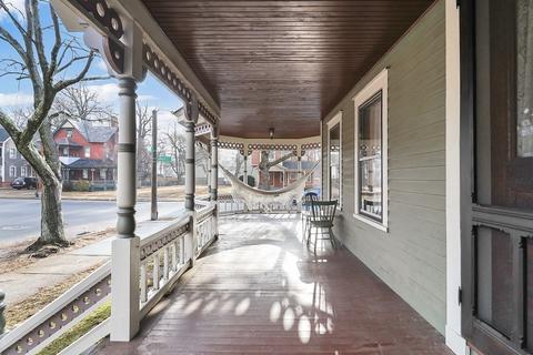 4 Lafayette St, Springfield, MA 01109 photo 2