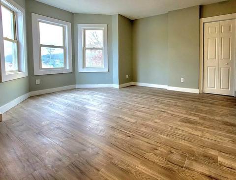 47 Thompson Rd, Webster, MA 01570 photo 4
