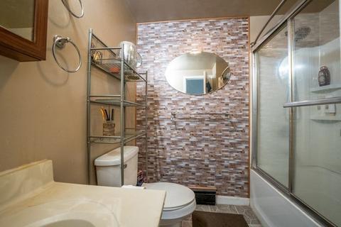 23 Lakevilla Ave, Springfield, MA 01109 photo 15