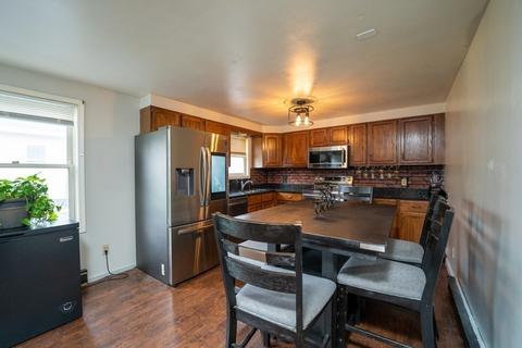 23 Lakevilla Ave, Springfield, MA 01109 photo 4