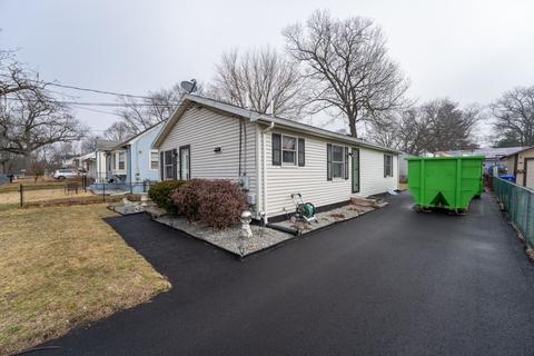 23 Lakevilla Ave, Springfield, MA 01109 photo 2