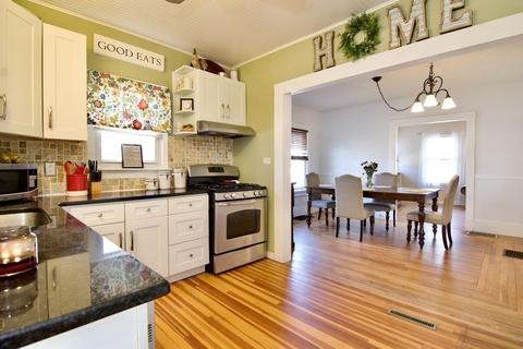 784 White St, Springfield, MA 01108 photo 1