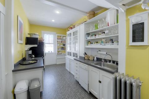 10 Cedar St, Worcester, MA 01609 photo 17