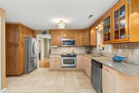 6 Maple Tree Ln, Franklin, MA 02038 photo 8