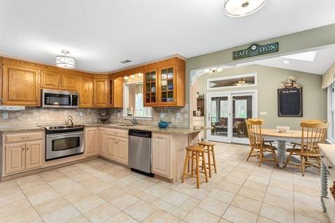 6 Maple Tree Ln, Franklin, MA 02038 photo 3