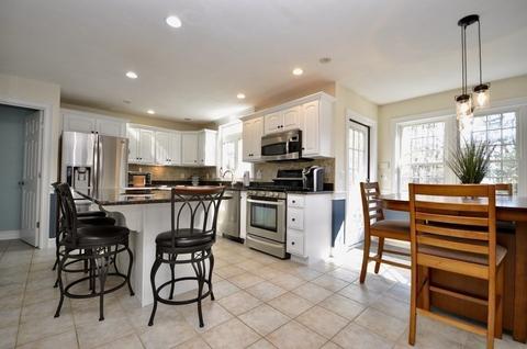 296 Mohawk Rd, Raynham, MA 02767 photo 8