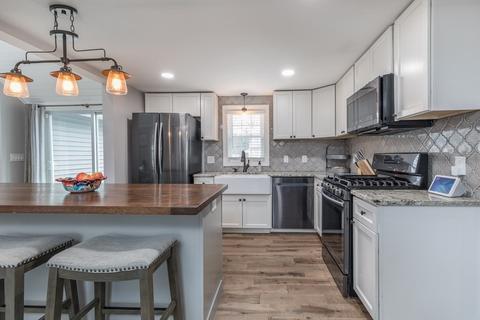 17 Roosevelt Rd, Dedham, MA 02026 photo 6
