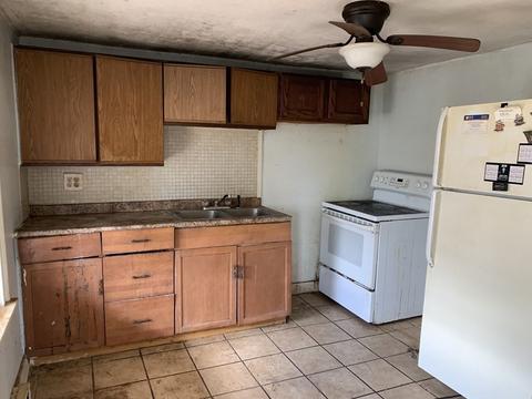37 Baker St, Gardner, MA 01440 photo 2