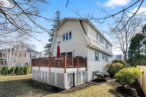 5 Cedar St, Marblehead, MA 01945 photo 17