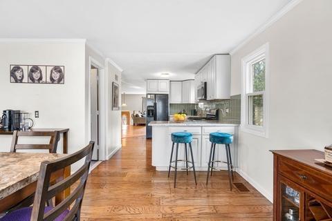 5 Cedar St, Marblehead, MA 01945 photo 11