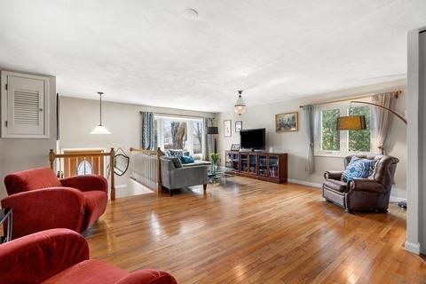 5 Cedar St, Marblehead, MA 01945 photo 4