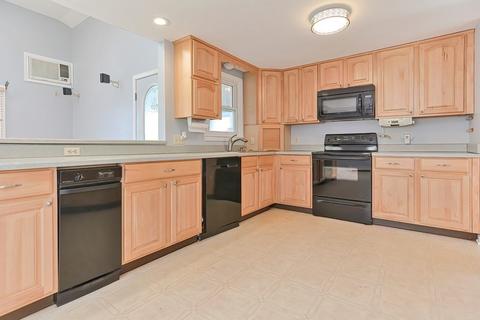 474 King St, Raynham, MA 02767 photo 5