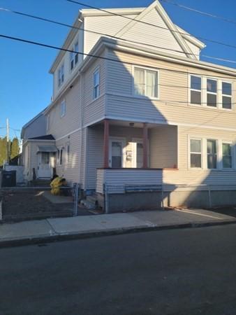19 Heath St, Everett, MA 02149 photo 2