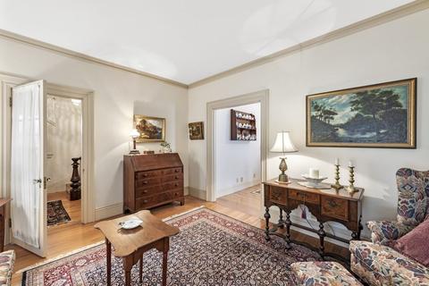 42 Willow St, Reading, MA 01867 photo 5
