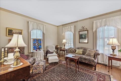 42 Willow St, Reading, MA 01867 photo 3
