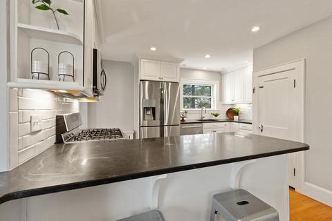 15 Lee St, Reading, MA 01867 photo 11