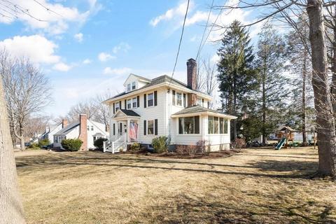 15 Lee St, Reading, MA 01867 photo 2