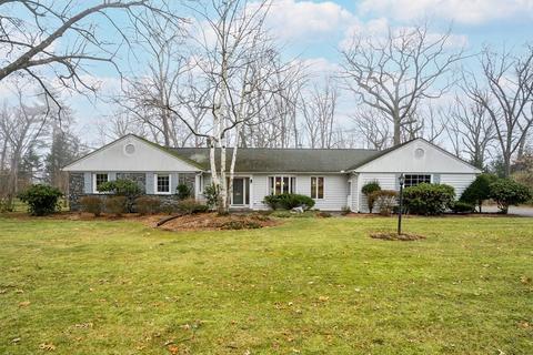 66 Overlook Dr, Springfield, MA 01118 photo 1