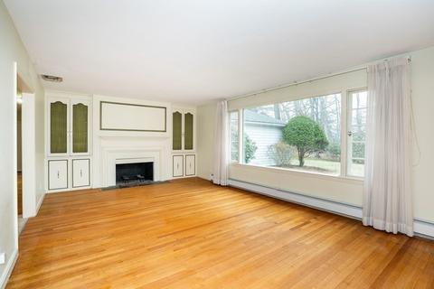 66 Overlook Dr, Springfield, MA 01118 photo 3