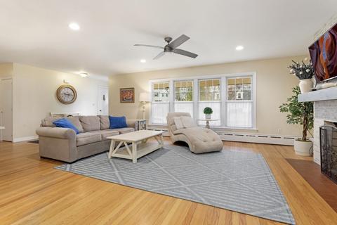 40 Putnam Rd, Reading, MA 01867 photo 5