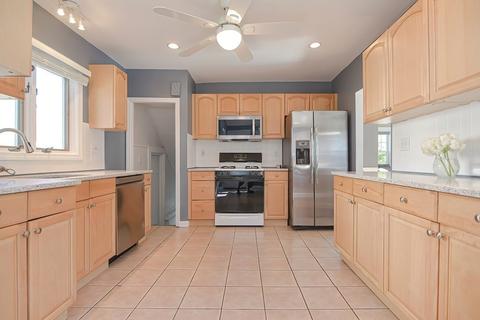 68 Spring St, Wakefield, MA 01880 photo 15