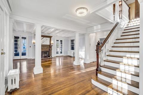 213 Harris Ave, Woonsocket, RI 02895 photo 12