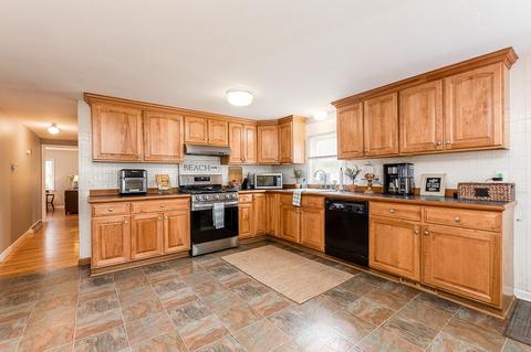 77 Swifts Beach Rd, Wareham, MA 02571 photo 5