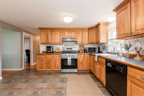 77 Swifts Beach Rd, Wareham, MA 02571 photo 3