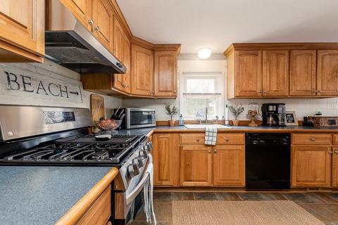 77 Swifts Beach Rd, Wareham, MA 02571 photo 4