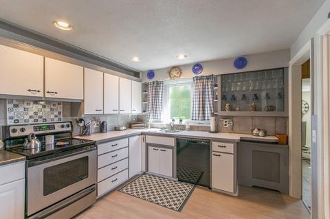 409 Gillette Ave, Springfield, MA 01118 photo 17