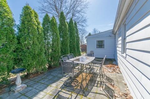 409 Gillette Ave, Springfield, MA 01118 photo 4