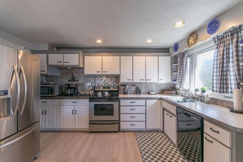 409 Gillette Ave, Springfield, MA 01118 photo 13