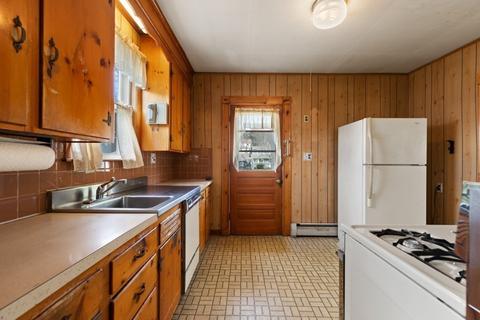 27 Brookside Ave, Danvers, MA 01923 photo 15