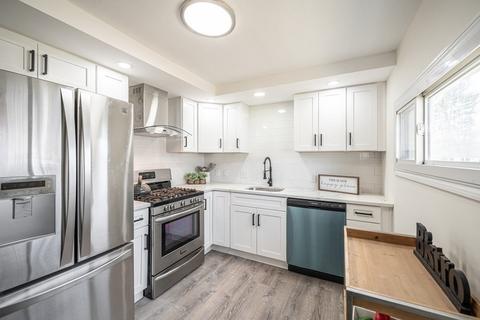 81 Garvey Dr, Springfield, MA 01119 photo 5
