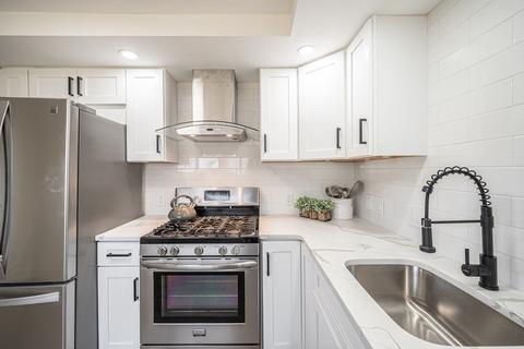 81 Garvey Dr, Springfield, MA 01119 photo 4