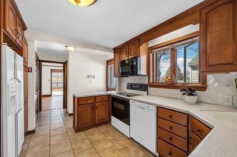 1408 Plumtree Rd, Springfield, MA 01119 photo 9