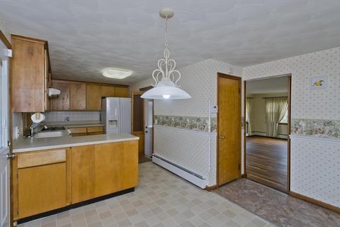 60 Fredette, Springfield, MA 01109 photo 6