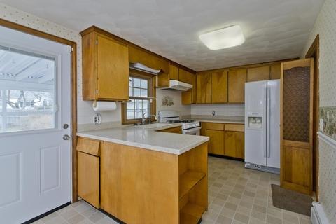 60 Fredette, Springfield, MA 01109 photo 5