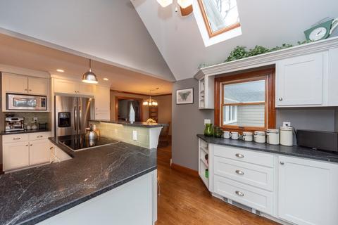 36 Taylor Ave, Dedham, MA 02026 photo 7