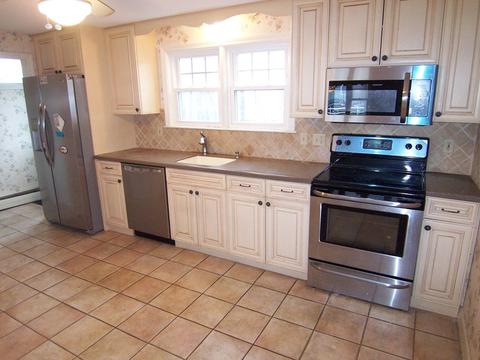 63 Robert St, Braintree, MA 02184 photo 2