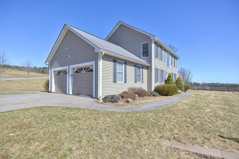47 Hidden Rd, Dracut, MA 01826 photo 2