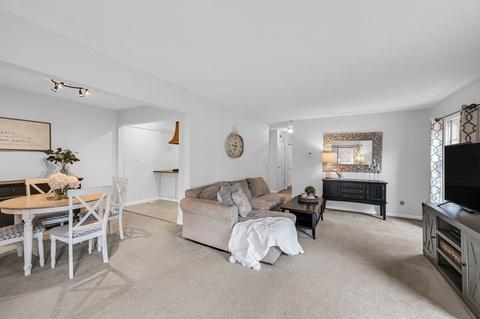 40 Halifax Ct #G, Springfield, MA 01108 photo 3