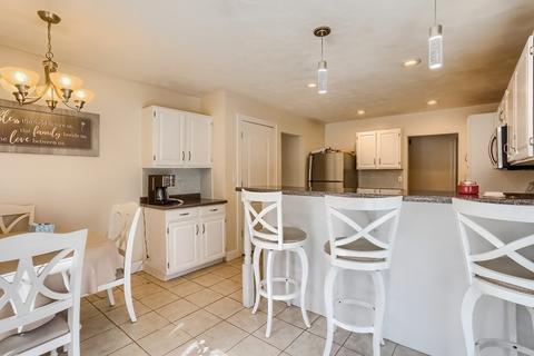 29 Catalina Dr, Springfield, MA 01128 photo 7