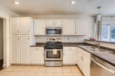29 Catalina Dr, Springfield, MA 01128 photo 5