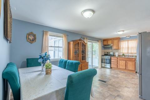 36 Burns Ave, Springfield, MA 01119 photo 4